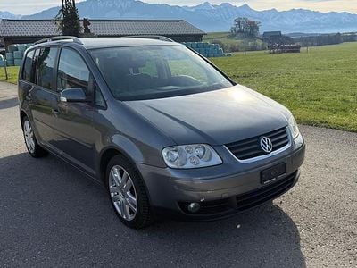 Gebraucht 2005 VW Touran Highline Van / Kleinbus | CHF 2’700 (Etwas zu teuer)
