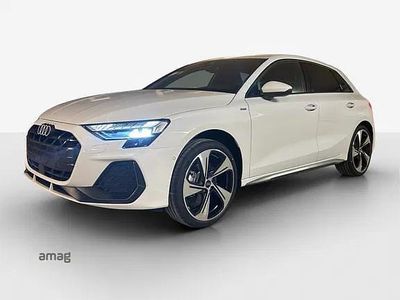 Gletscherweiss metallic Gebraucht 2025 Audi A3 Sportback Attraction Kleinwagen | CHF 47’900