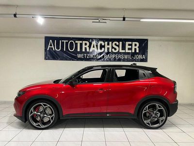 Rot Neu 2025 Alfa Romeo Junior Veloce SUV | CHF 48’600 (Etwas zu teuer)