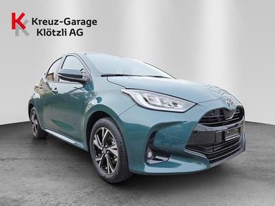 Grün Neu 2025 Toyota Yaris Hybrid Trend Limousine | CHF 28’810 (Etwas zu teuer)