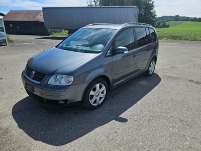 Gebraucht 2004 VW Touran Trendline Van / Kleinbus | CHF 2’700 (Etwas zu teuer)