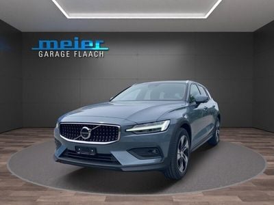 Grau Gebraucht 2023 Volvo V60 CC Ultimate Kombi | CHF 59’900