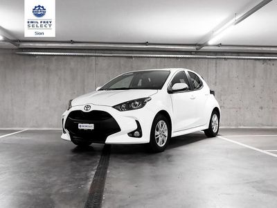 Weiss Gebraucht 2024 Toyota Yaris Trend Limousine | CHF 19’900