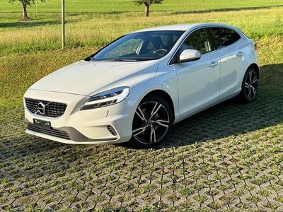 Gebraucht 2017 Volvo V40 R-Design Momentum Kombi | CHF 5’900