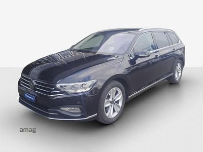 Deep black nacré Gebraucht 2023 VW Passat Elegance Kombi | CHF 28’900 (Fairer Preis)