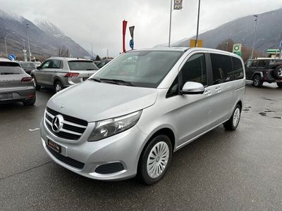 Mercedes V220