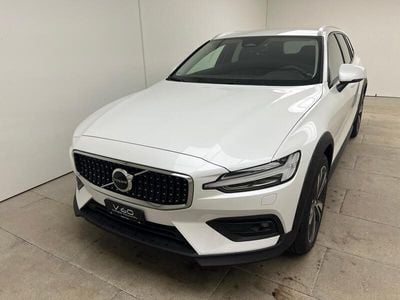 Weiss Gebraucht 2024 Volvo V60 CC Core Kombi | CHF 51’900
