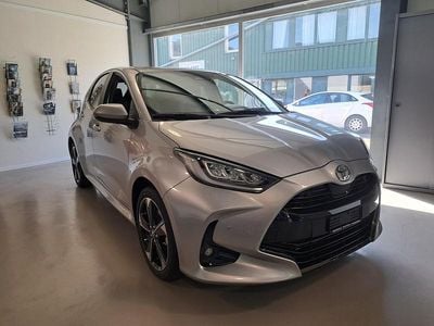 Neu Toyota Yaris Hybrid Premium 130 PS (95 kW) 2025