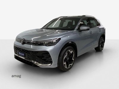 Oyster silver metallic Gebraucht 2024 VW Tiguan R-line SUV | CHF 48’490 (Etwas zu teuer)