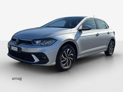 Reflexsilber metallic Gebraucht 2024 VW Polo Life Limousine | CHF 20’490 (Fairer Preis)