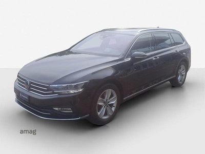 Deep black nacré Gebraucht 2023 VW Passat Elegance Kombi | CHF 29’401 (Fairer Preis)