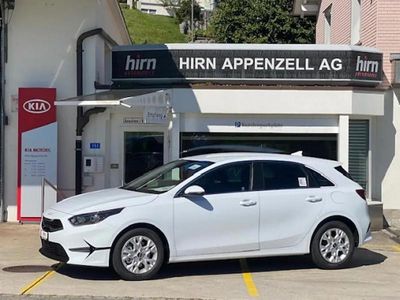 Weiss Gebraucht 2025 Kia Ceed Kleinwagen | CHF 27’150 (Etwas zu teuer)