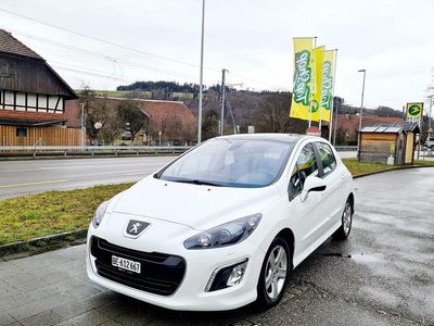 Gebraucht Peugeot 308 Allure 112 PS (82 kW) 2012 Limousine