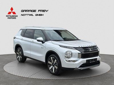 Neu Mitsubishi Outlander P-HEV Intense 306 PS (225 kW) 2025 Kombi