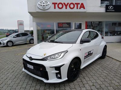 Weiss Gebraucht 2024 Toyota Yaris Sport Limousine | CHF 42’800 (Teuer)