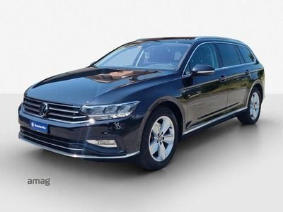 Deep black nacré Gebraucht 2023 VW Passat Elegance Kombi | CHF 31’990 (Fairer Preis)
