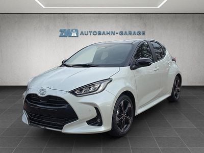 Neu Toyota Yaris Hybrid Premium 131 PS (96 kW) 2025 Weiss Limousine