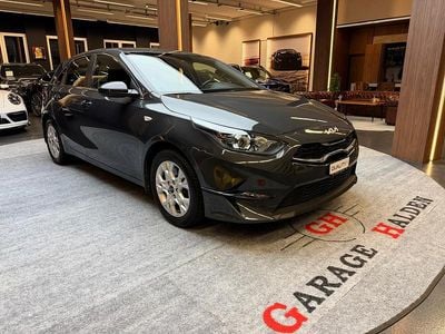 Grau Gebraucht 2022 Kia Ceed Kleinwagen | CHF 16’900 (Guter Preis)