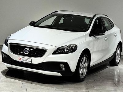 Gebraucht Volvo V40 CC Summum 190 PS (139 kW) 2016 Weiss Kombi