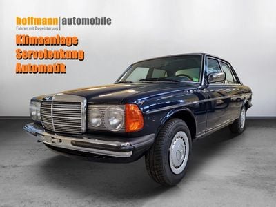 Blau Gebraucht 1982 Mercedes E230 Limousine | CHF 10’900