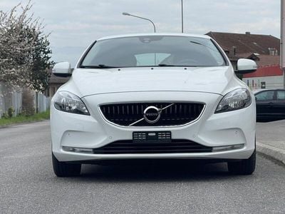 Gebraucht 2016 Volvo V40 Kinetic Kombi | CHF 13’900 (Guter Preis)