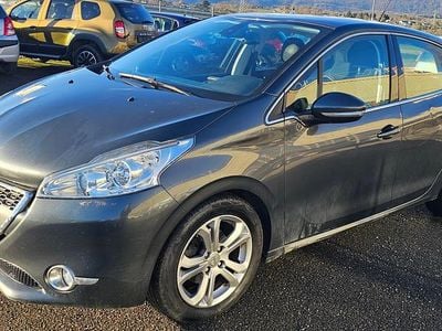 Gebraucht Peugeot 208 Allure 120 PS (88 kW) 2013 Kleinwagen