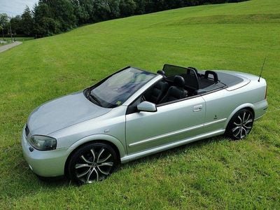 Silber Gebraucht 2002 Opel Astra Cabriolet Edition Cabrio | CHF 5’400