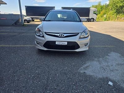 Gebraucht Hyundai i30 Style 126 PS (92 kW) 2010 Kombi