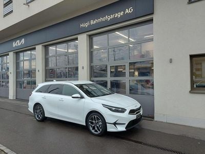 Neu Kia Ceed Sportswagon 140 PS (102 kW) 2025 Weiss Kombi