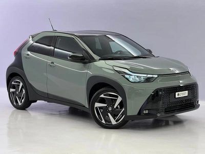 Neu Toyota Aygo X Style 116 PS (85 kW) 2025 Grün SUV