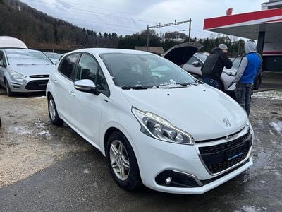 Gebraucht Peugeot 208 Signature Sky 82 PS (60 kW) 2019 Kleinwagen