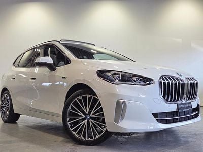 Weiss Gebraucht 2022 BMW 225 Active Tourer Luxury Line Van / Kleinbus | CHF 34’800 (Fairer Preis)