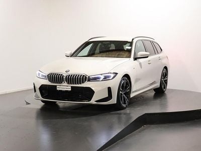 Weiss Gebraucht 2024 BMW 320e Comfort Edition Kombi | CHF 42’900 (Fairer Preis)