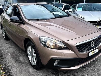 Gebraucht 2014 Volvo V40 CC Momentum Kombi | CHF 10’400 (Fairer Preis)