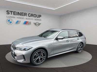 Grau Gebraucht 2025 BMW 330e M Sport Limousine | CHF 55’900 (Fairer Preis)
