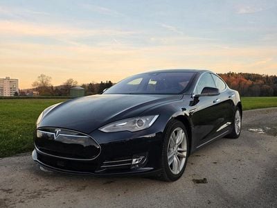 Gebraucht 2015 Tesla Model S Kleinwagen | CHF 16’990 (Etwas zu teuer)