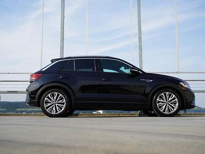 Gebraucht 2023 VW T-Roc R-line SUV | CHF 34’999 (Etwas zu teuer)