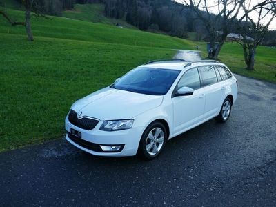 gebraucht Skoda Octavia Combi 1.6 TDI 105 Ambition 4x4