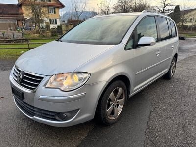 Gebraucht 2007 VW Touran Trendline Van / Kleinbus | CHF 2’500 (Etwas zu teuer)