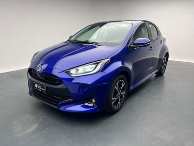 Blau Neu 2025 Toyota Yaris Hybrid Trend Limousine | CHF 29’010 (Etwas zu teuer)