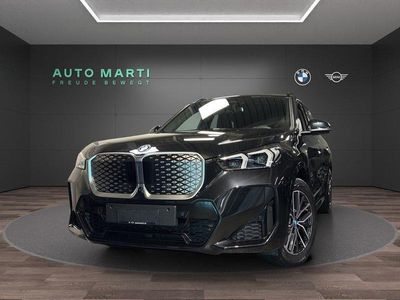 Saphirschwarz metall mét. Neu 2025 BMW iX1 M Sport SUV | CHF 64’900 (Fairer Preis)