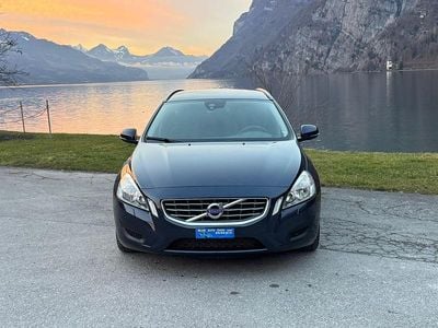 Gebraucht 2011 Volvo V60 Summum Kombi | CHF 10’500