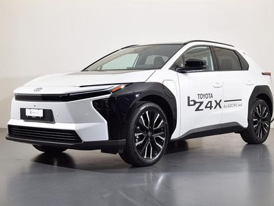 Weiss Neu 2025 Toyota bZ4X Premium SUV | CHF 52’950