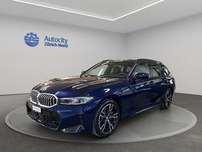 Blau Gebraucht 2024 BMW 330 Shadowline Kombi | CHF 49’990 (Etwas zu teuer)