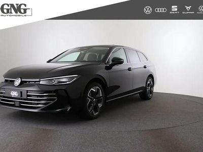 Gebraucht VW Passat Elegance 150 PS (110 kW) 2025 Schwarz Kombi