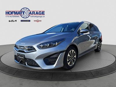Grau Gebraucht 2024 Kia Ceed Sportswagon Style Kombi | CHF 34’900 (Teuer)