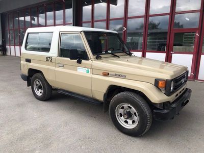 Toyota land cruiser 400