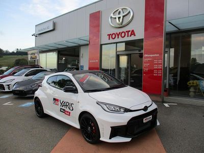 Weiss Gebraucht 2024 Toyota Yaris Sport Limousine | CHF 47’900