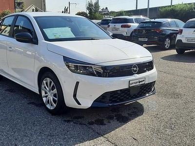 Weiss Gebraucht 2024 Opel Corsa Edition Limousine | CHF 21’990 (Etwas zu teuer)