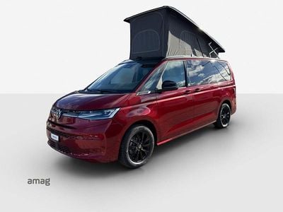 Neu VW California California 150 PS (110 kW) 2026 Fortanarot metallic (lb3z) / dach in deep black perleffekt (lc9x) Van